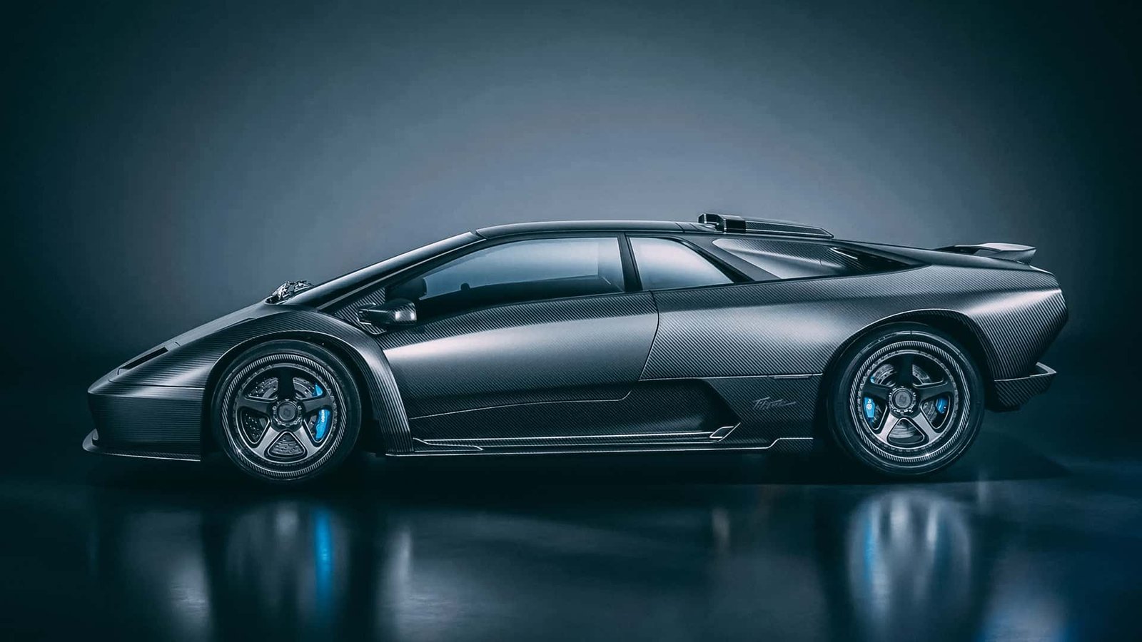 This Lamborghini Diablo V-12 Restomod Was Made for the Track