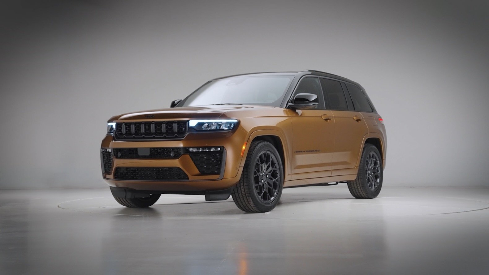 2026 Jeep Grand Cherokee Debuts New Hurricane Four-Cyl Turbo Engine