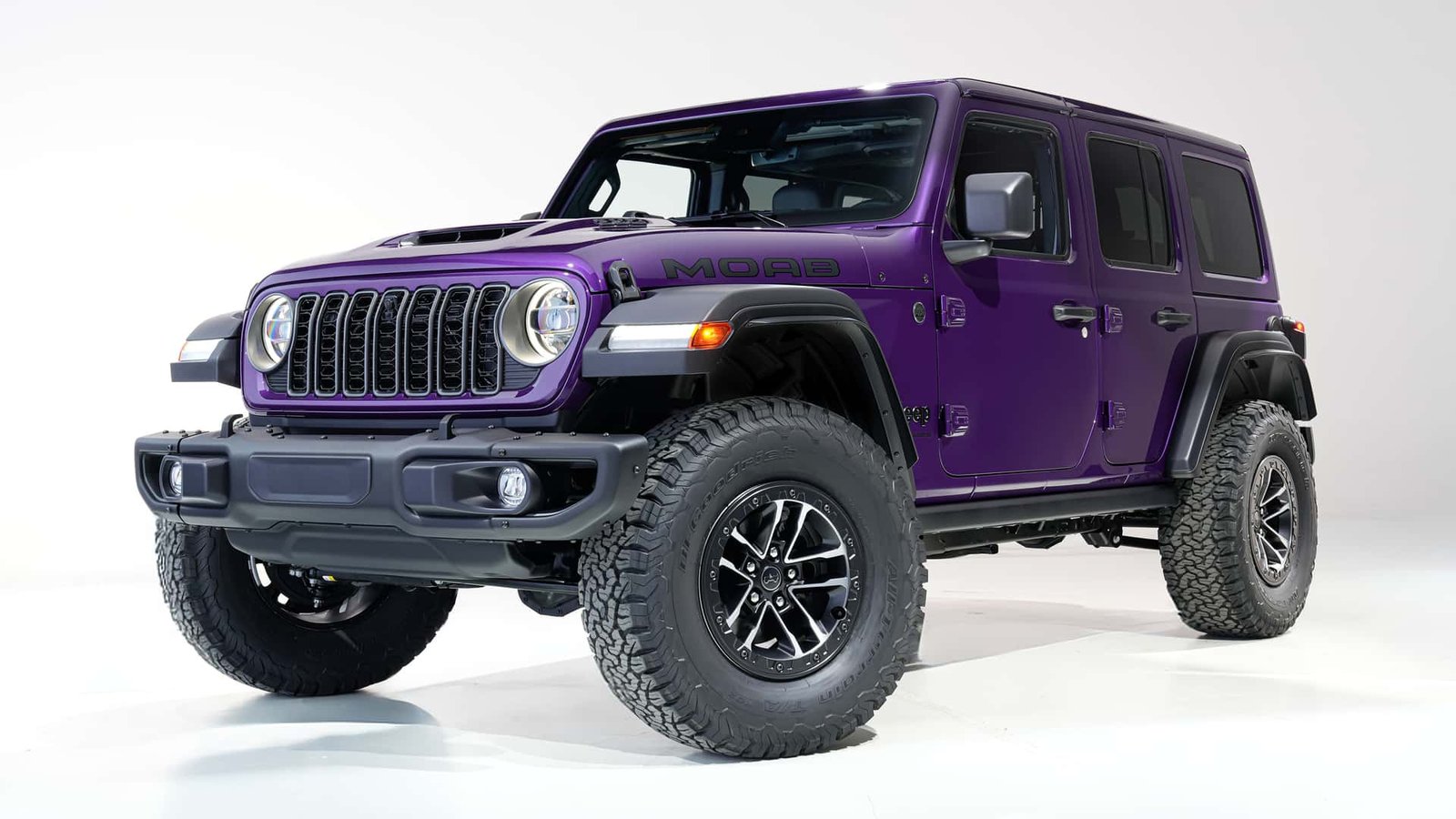 The V-8 Jeep Wrangler Is Back for 2026—And It’s Way Cheaper